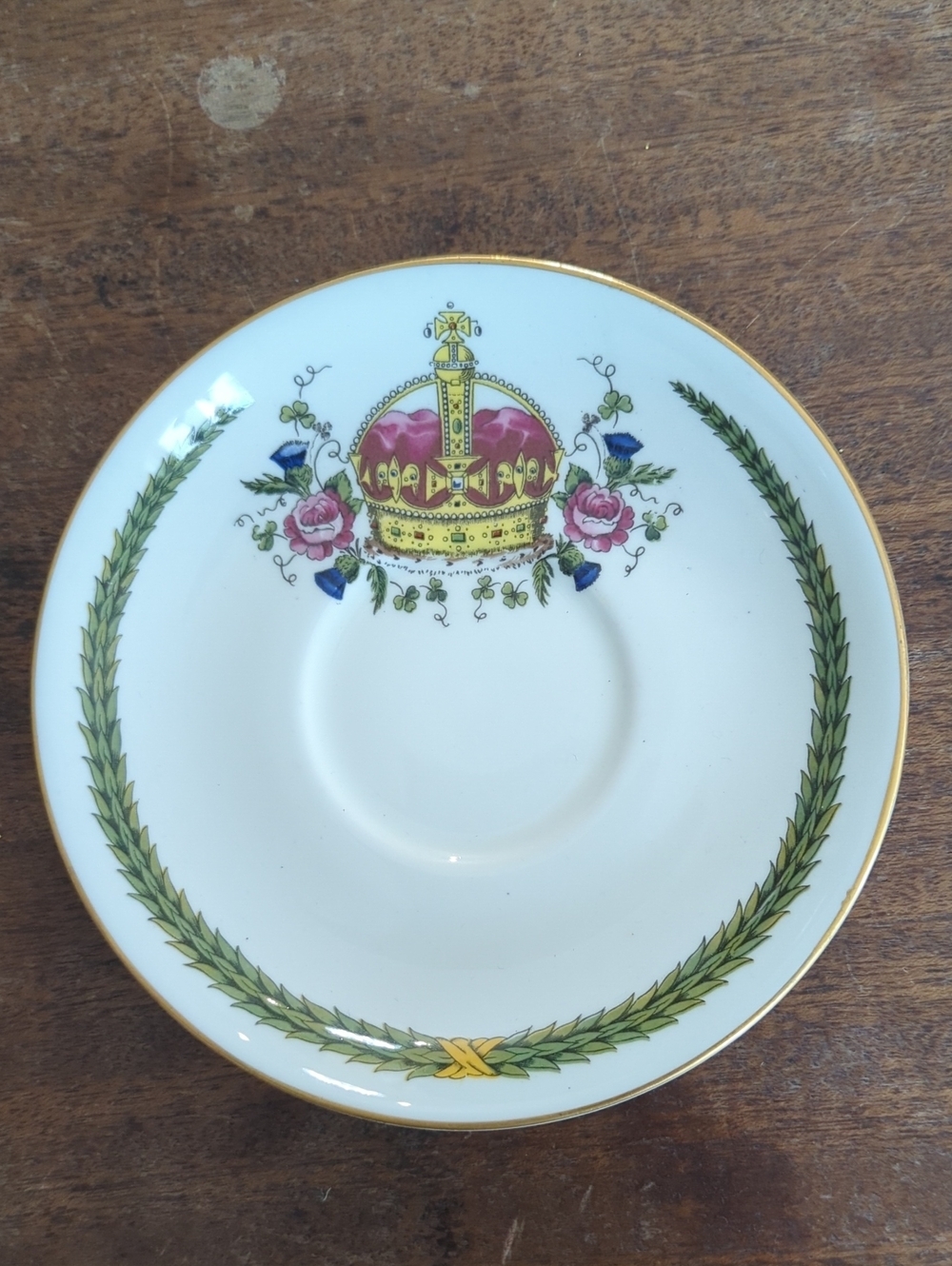 Queen Elizabeth Coronation Tea Cup And Saucer, Mint Condition - Picture 2 of 7